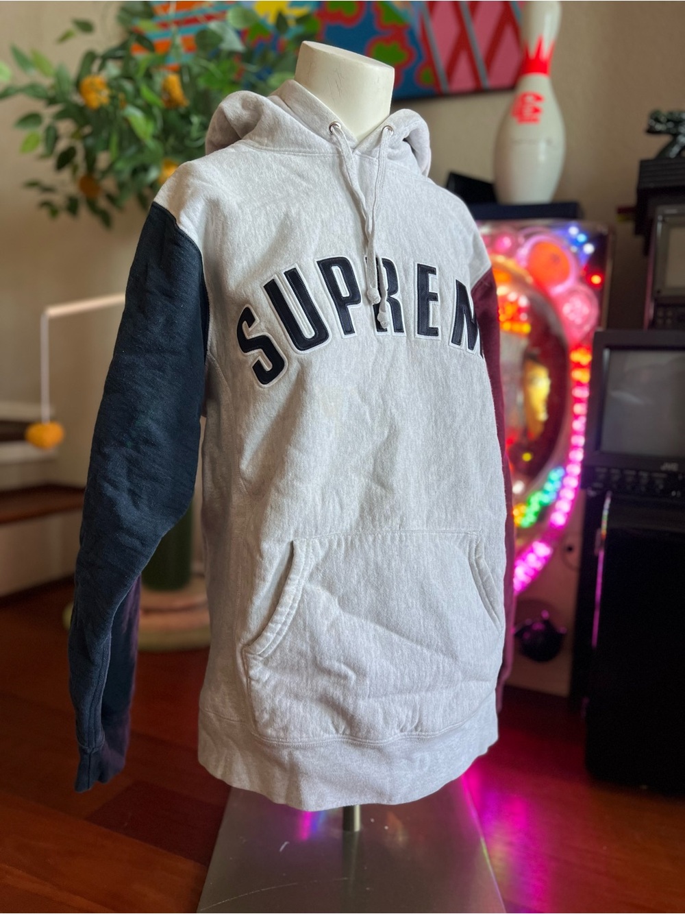 Supreme hoodie